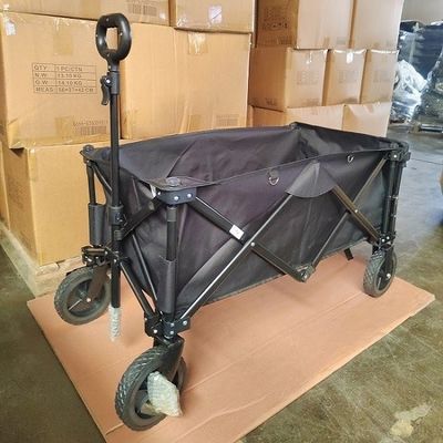 Traction noire le long de pique-nique se pliant de jardin de chariot